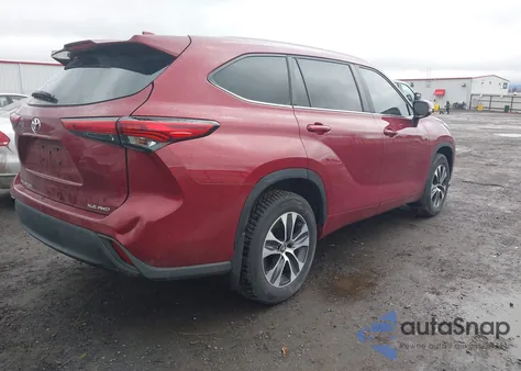 2023 Toyota Highlander Xle z USA, uszkodzony, nr VIN 5TDKDRBH3PS037474
